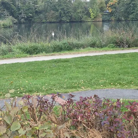 Feriehus Lakeside House - Maison Bord De